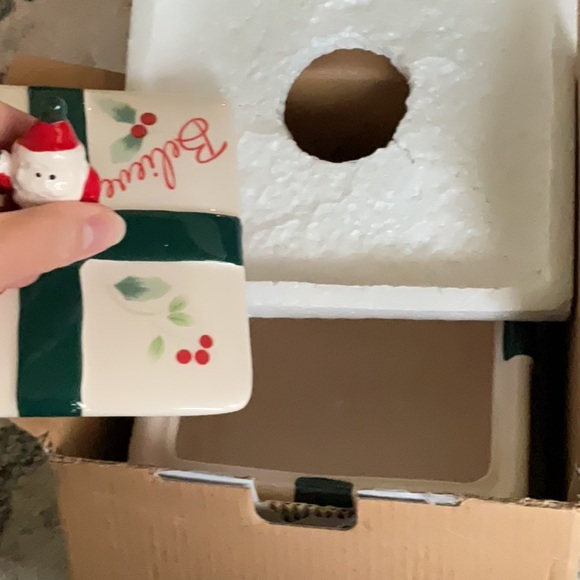 🌿NWOT Pfaltzgraff Winterberry Santa Treat Jar🌿 - Picture 11 of 14